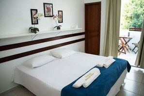 Double Room, Balcony | Minibar, iron/ironing board, free WiFi, bed sheets - Pousada Barra da Tijuca (Rio de Janeiro)
