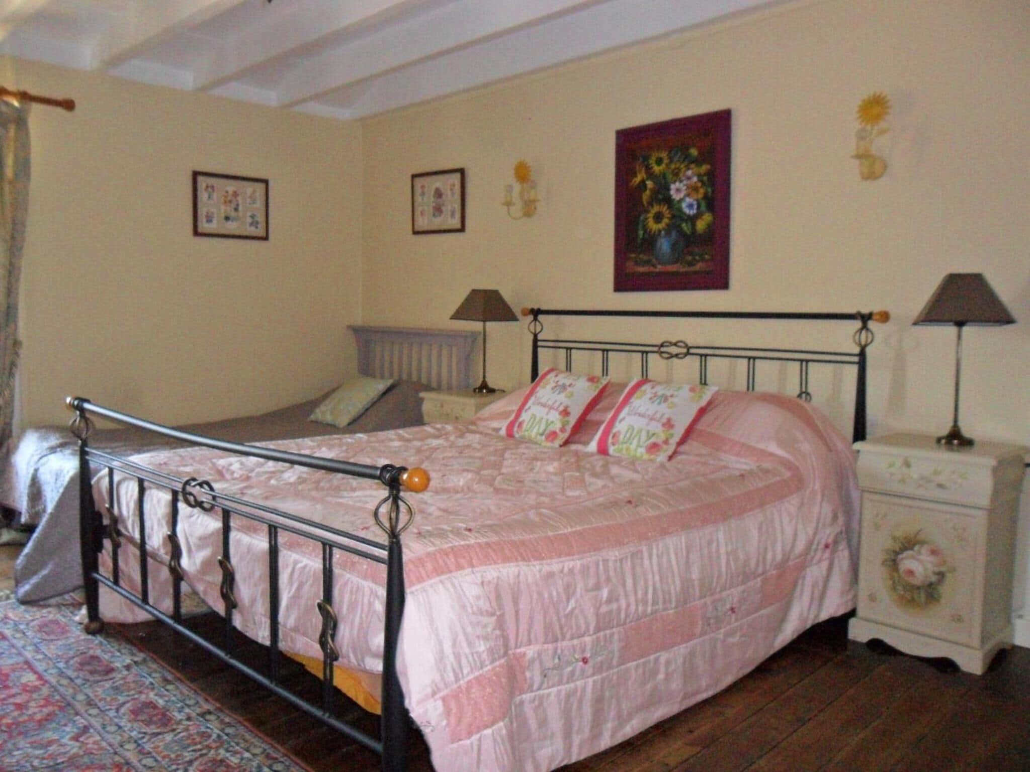 Desk, free WiFi, bed sheets