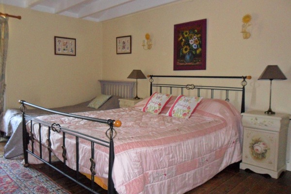 Escrivaninha, Wi-Fi de cortesia, roupa de cama