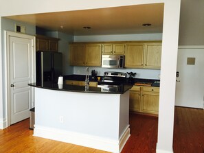 In-room dining - Contemporary Open Loft (Charlotte)