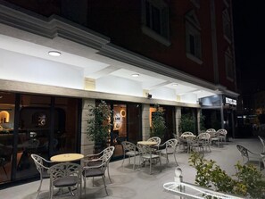 Télévision à écran plat