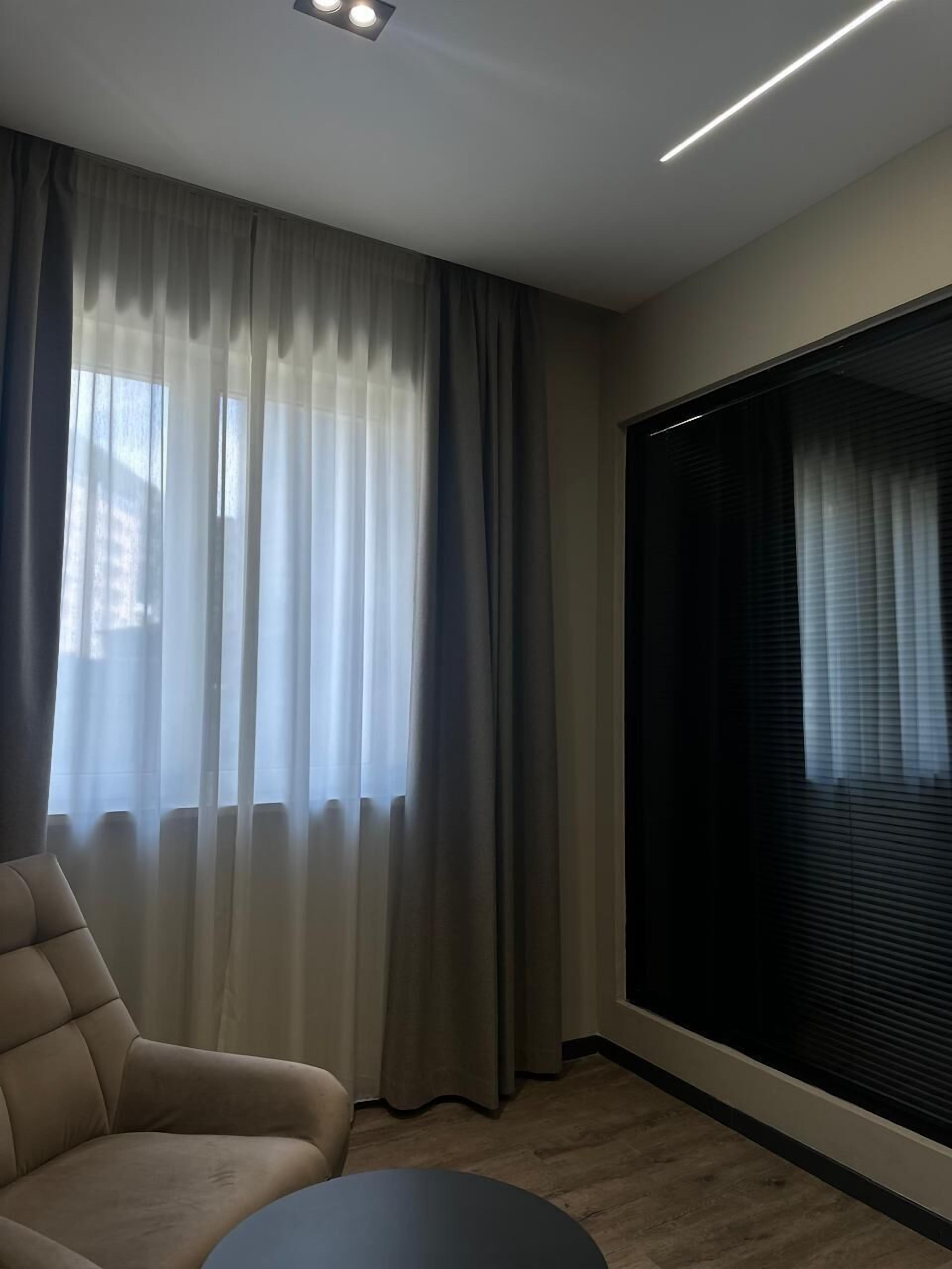 Twin Room | Premium bedding, minibar, in-room safe, desk