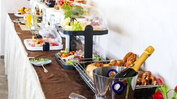 Daily buffet breakfast (EUR 8.50 per person)