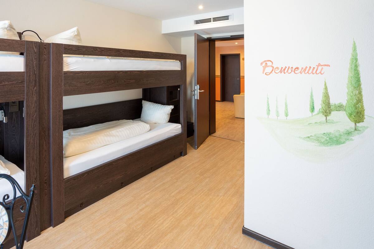 premium room, 2 bedrooms, 2 bathrooms | 1 bedroom, premium bedding, in-room safe, desk