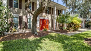 Bagian depan properti