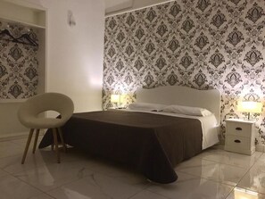 8 bedrooms, Frette Italian sheets, premium bedding, down duvets - Dimora San Biagio Suites & Apartment (Lecce)