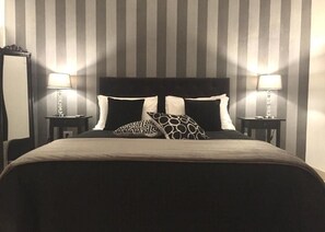 Chambre Luxe, salle de bains attenante, vue ville | Lits supplémentaires