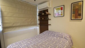 1 dormitorio, minibar, wifi gratis y ropa de cama