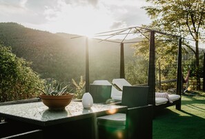 Terrace/patio - Vila Caelus Masia Boutique (Rubió)