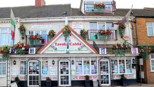 Tavola Calda Hotel, a fully licensed Italian restaurant with a variety of amenities including a disco, party center, and live music. - La Tavola Calda Hotel (Nuneaton)
