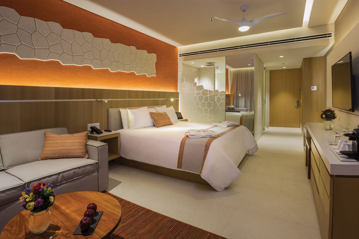1 bedroom, premium bedding, down duvets, Select Comfort beds
