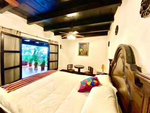 Free WiFi, bed sheets - Hotel Villa Real Antigua (Antigua Guatemala)