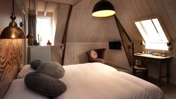 Luxe tweepersoonskamer, 2 eenpersoonsbedden (Dromen naar Vroeger) | Individueel gedecoreerd, een bureau, gratis wifi, beddengoed