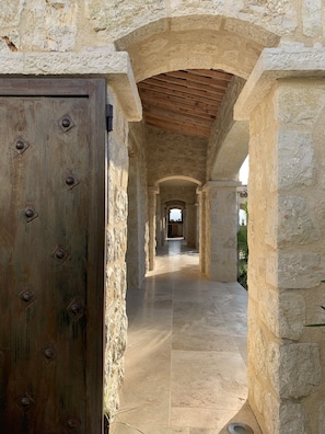 Front of property - Les 4 éléments (Tourrettes-sur-Loup)