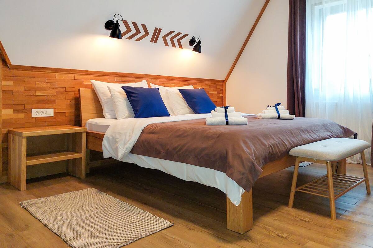 Chambre Double Deluxe | Minibar, coffres-forts dans les chambres, bureau
