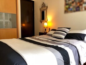 Apartamento Confort, vistas al jardín | 2 dormitorios, escritorio, tabla de planchar con plancha y wifi gratis