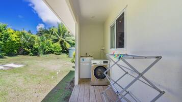 2 Bedroom Bungalow | Laundry