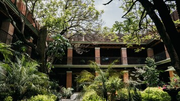 行政套房, 1 张特大床 (Toledo) | 露台