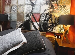 Suite estudio junior, 1 cama de matrimonio, planta baja | 1 dormitorio, ropa de cama de alta calidad, minibar y caja fuerte