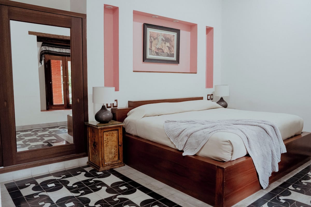 1 bedroom, premium bedding, minibar, in-room safe