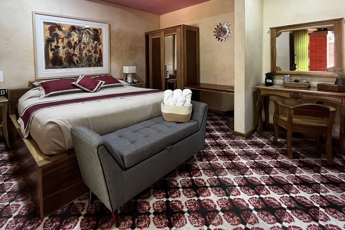 1 bedroom, premium bedding, minibar, in-room safe