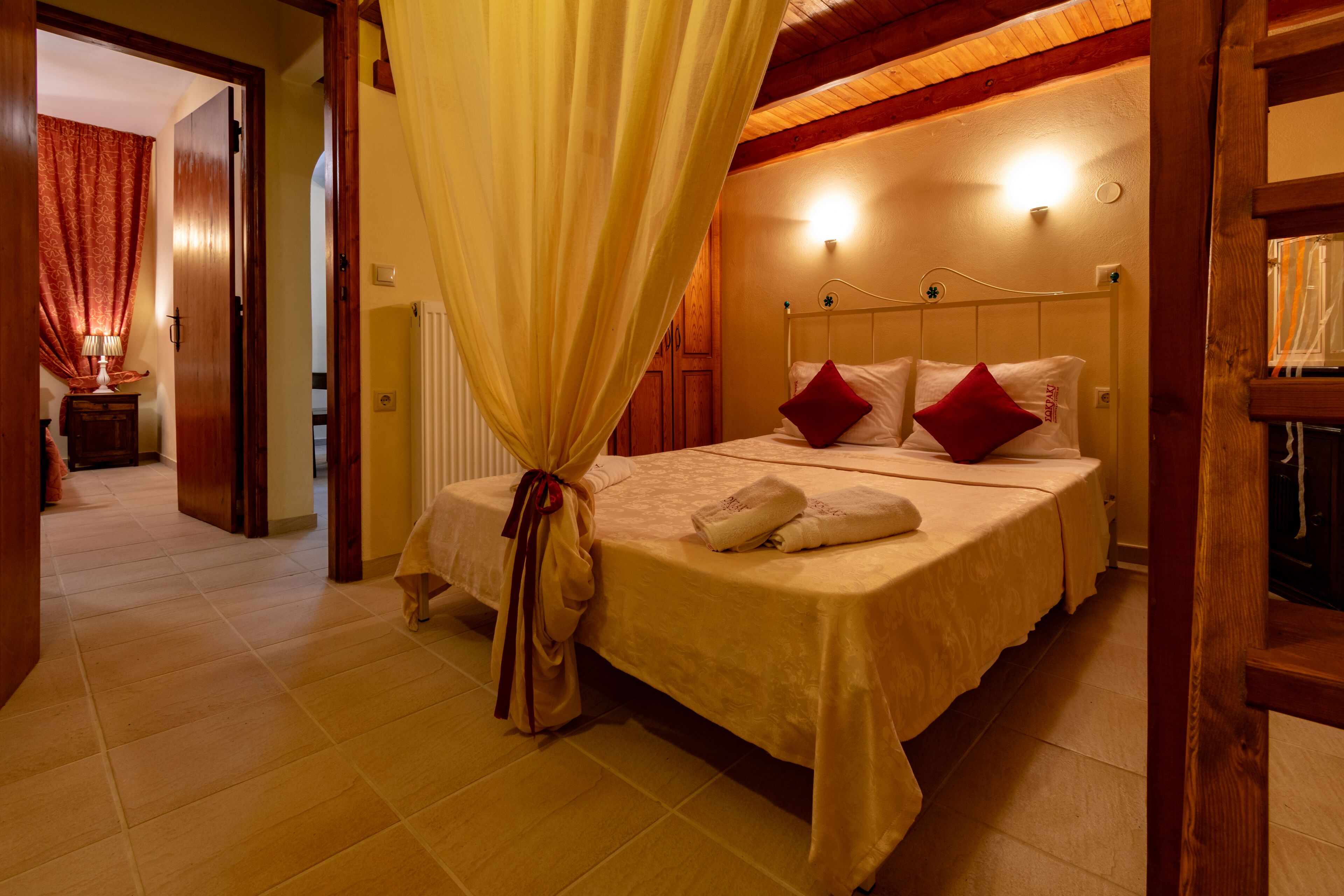 Apartamento, 2 habitaciones | Ropa de cama de alta calidad, caja fuerte, escritorio