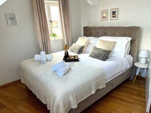 Premium bedding, in-room safe, blackout drapes, soundproofing - Villa Daky (Split)