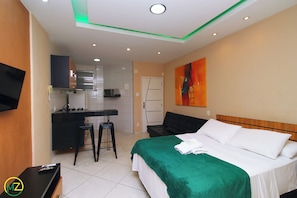 1 bedroom, iron/ironing board, free WiFi, bed sheets - MZapartments Felipe II (Rio de Janeiro)