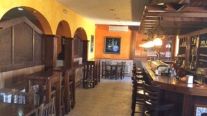 Bar (on property) - La Hacienda Del Casar (Talavera de la Reina)