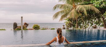 Double Room beachfront 11-bedroom compound