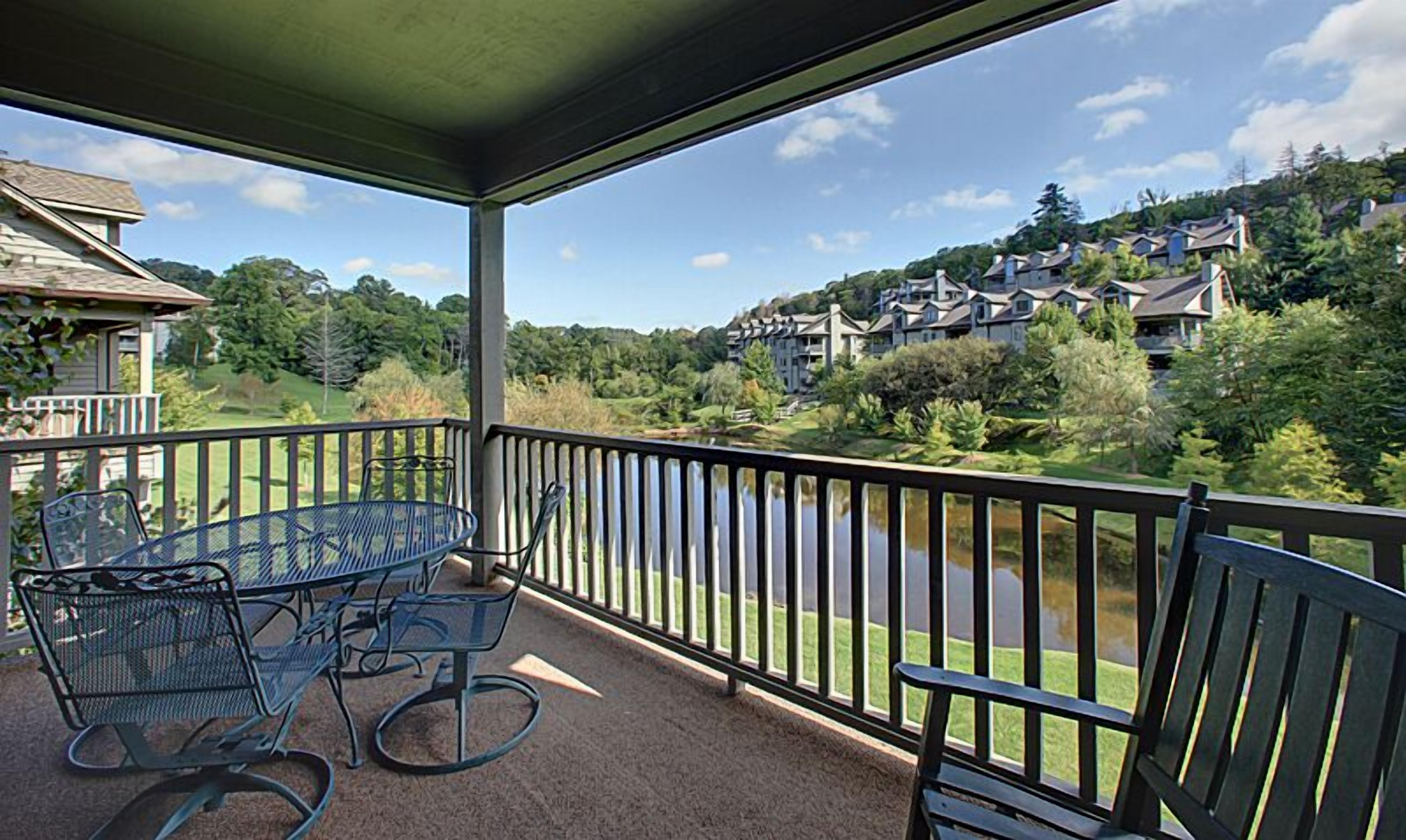 Chetola Resort 3 BR Condo w/access to Heated Indoor Pool & Fitness Center