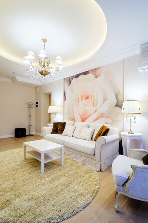 Elite Apartment, 2 Bedrooms | Living room - Vip-kvartira Leningradskaya 1 3 5 (Minsk)