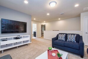 TV - 5BR Windsor Pool Home | 3 Master Suites | Game Room | Dog Friendly (Kissimmee)