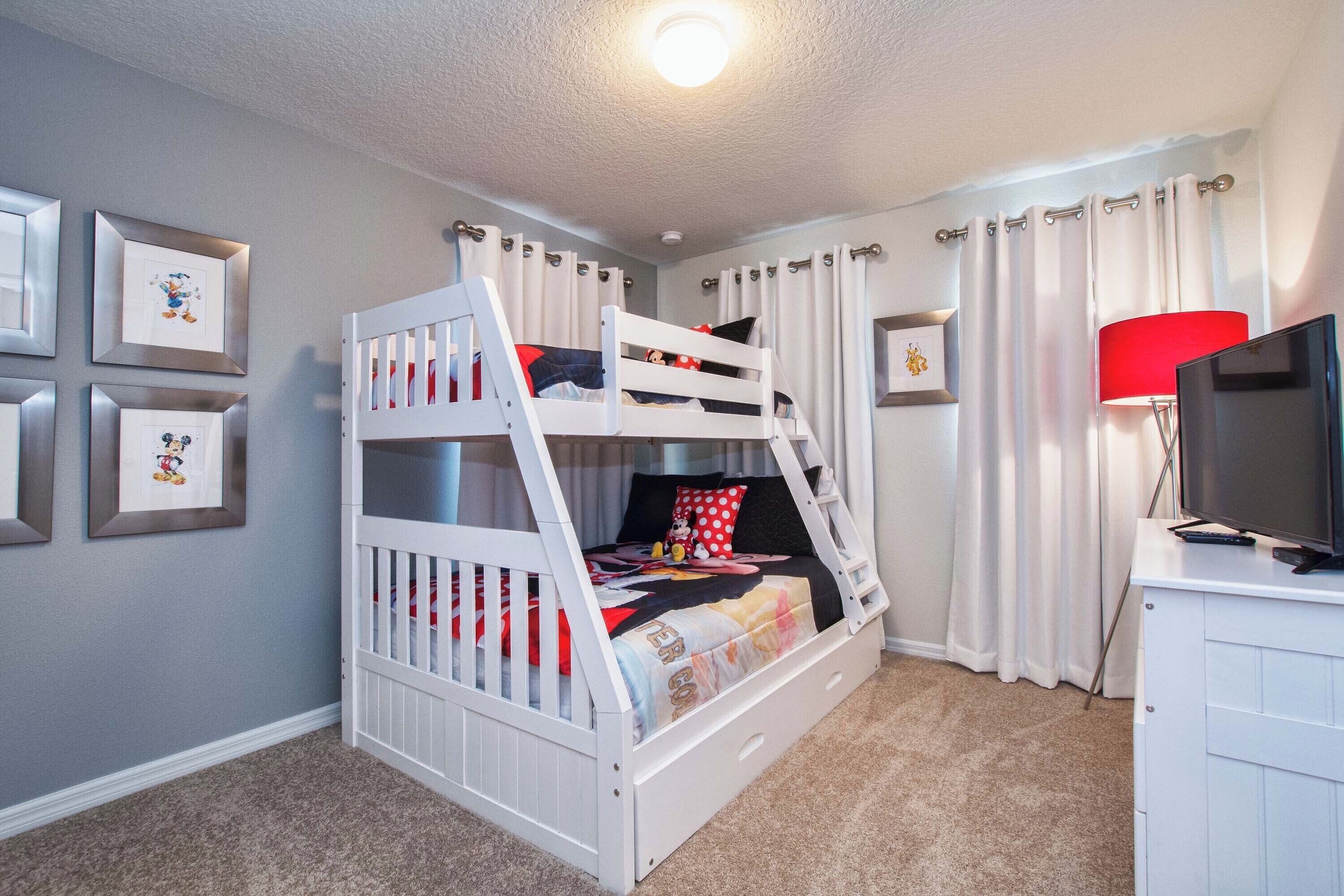 5 bedrooms, iron/ironing board, free WiFi, bed sheets