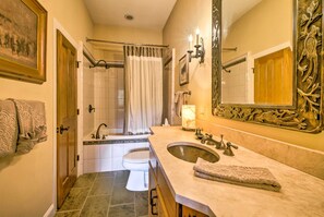 Free toiletries, hair dryer, towels - 'Green Shadows' Condo w/ Fireplace, Deck & Views! (Whittier)