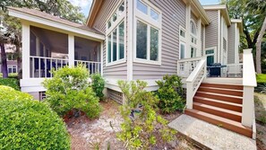 Exterior - Beautiful lagoon views, new living room furniture, steps from the beach! (Hilton Head)