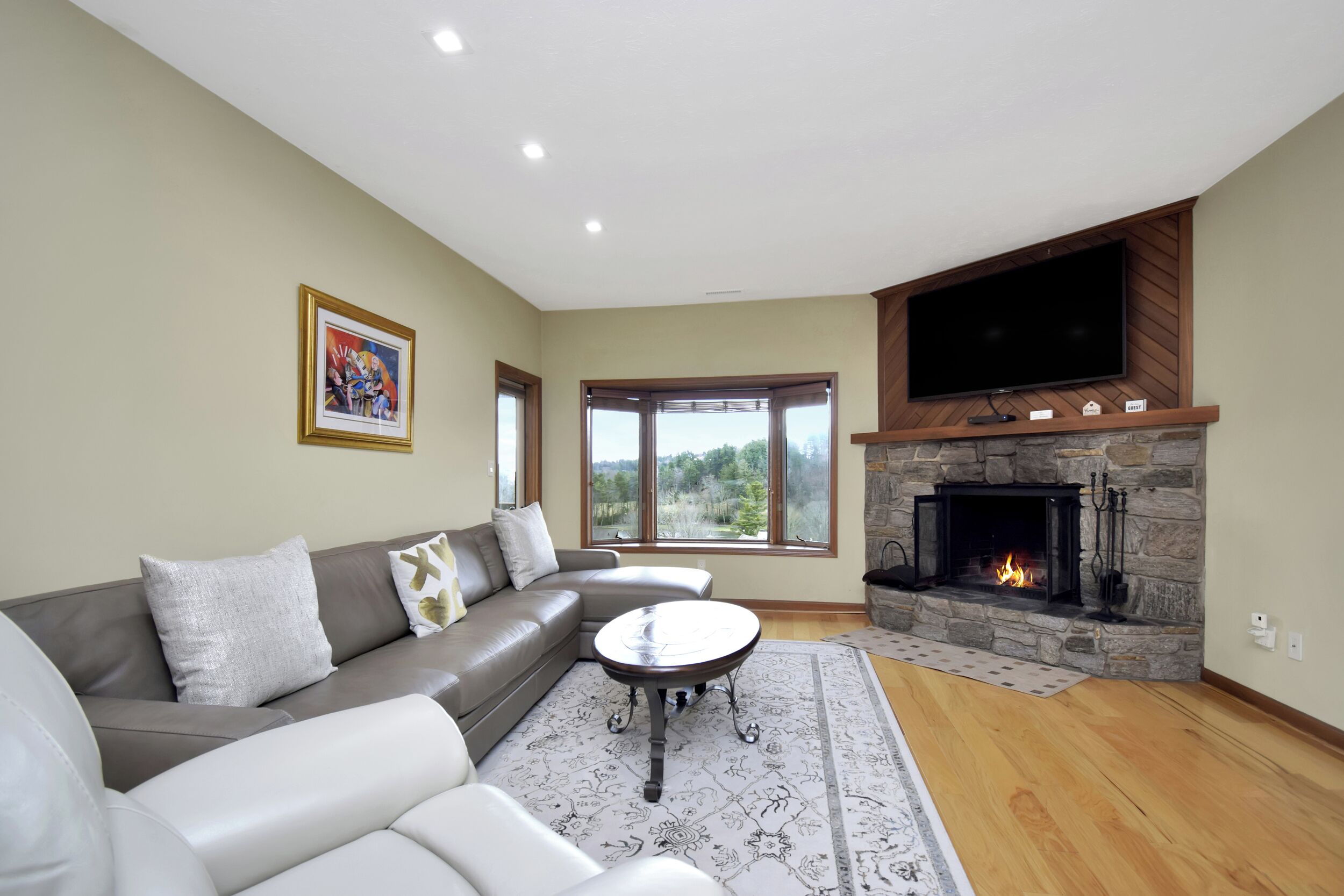 Oak 5 | Fireplace, Restaurant, Pool, Spa - Blowing Rock, NC