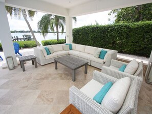 Terrace/patio - Lido Key Luxury Pool Home–Perfect for Families Lido Shores Sanctuary by RVA (Sarasota)