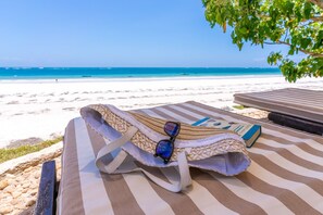 On the beach, sun-loungers, beach towels - Tequila Sunrise Pool Cabana - Diani Beach (Diani Beach)