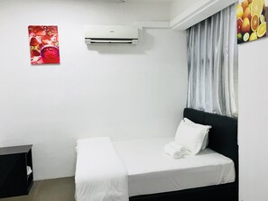 Double Room | Desk, iron/ironing board, free WiFi, bed sheets - H-Hotel (Johor Bahru)