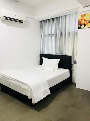 Double Room | Desk, iron/ironing board, free WiFi, bed sheets - H-Hotel (Johor Bahru)