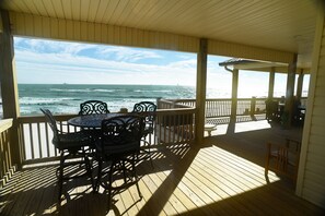 Outdoor dining - Ocean Melody | Open for Christmas~ Decorated (Dauphin Island)