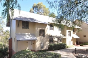 Exterior - Villa 2br Petit Verdot Villa located within Cypress Lakes Resort (Pokolbin)