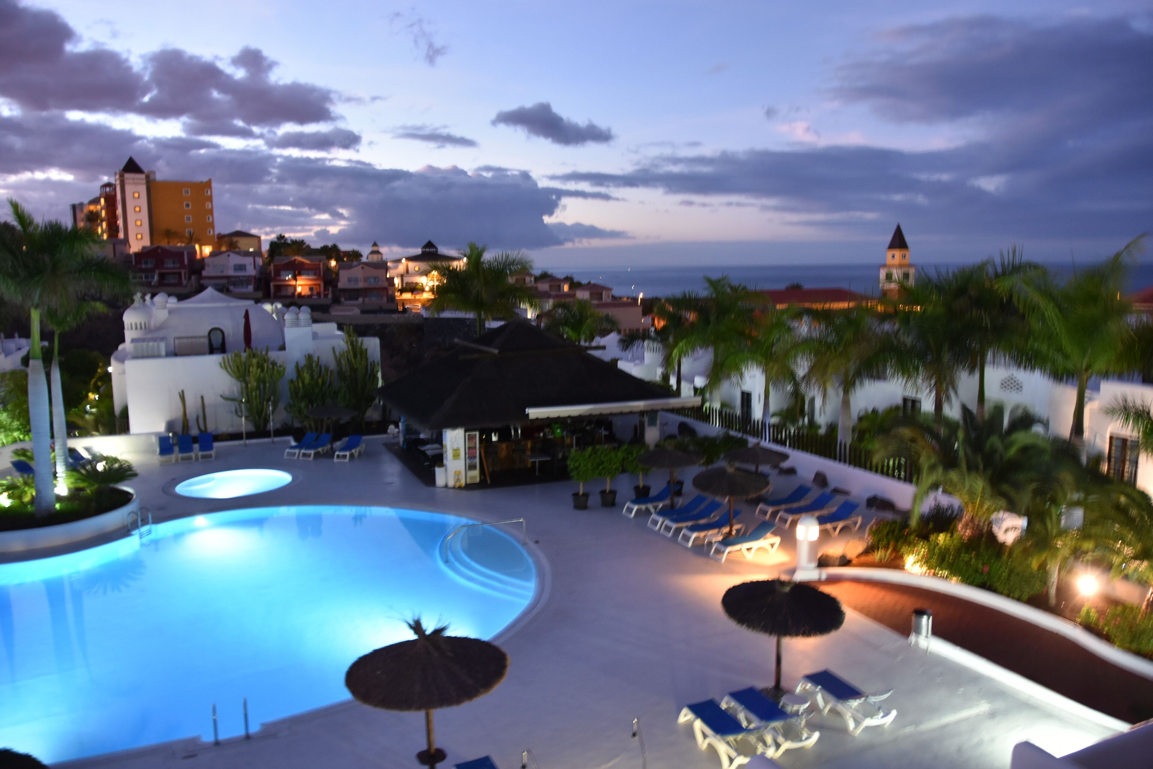 Een verwarmd zwembad