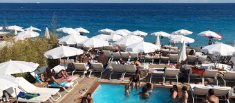 Apartment with spectacular sea view fronting the Promenade Des Anglais in Nice 