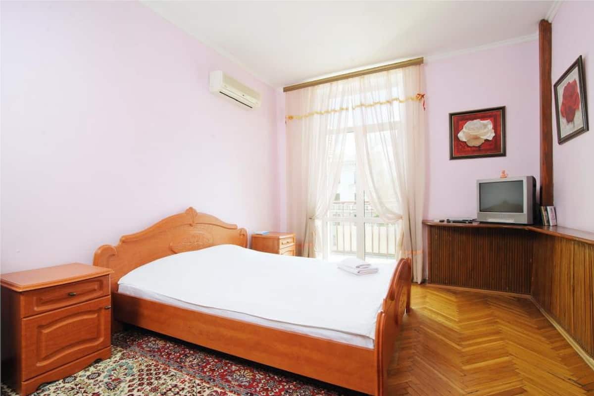 Basic Apartment, 2 Bedrooms | 1 bedroom, soundproofing, iron/ironing board, WiFi (free)