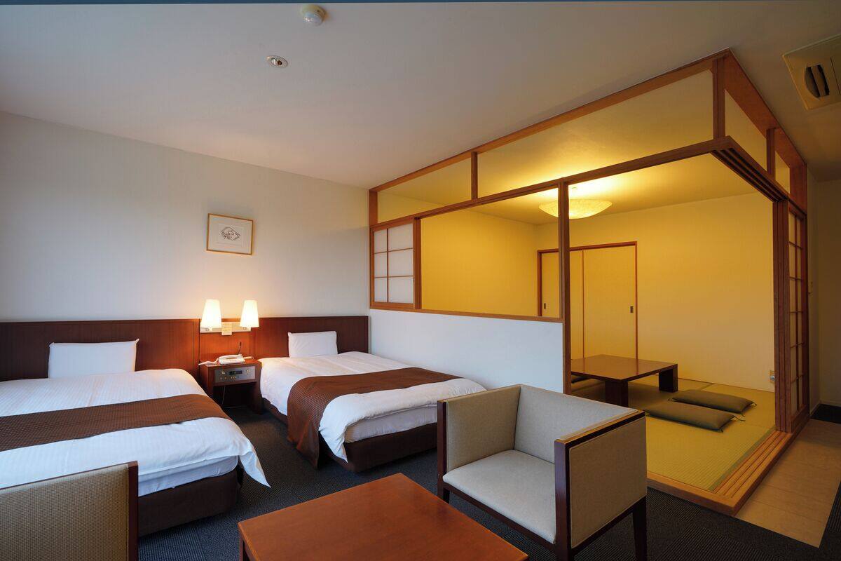 Minibar, caja fuerte, wifi gratis