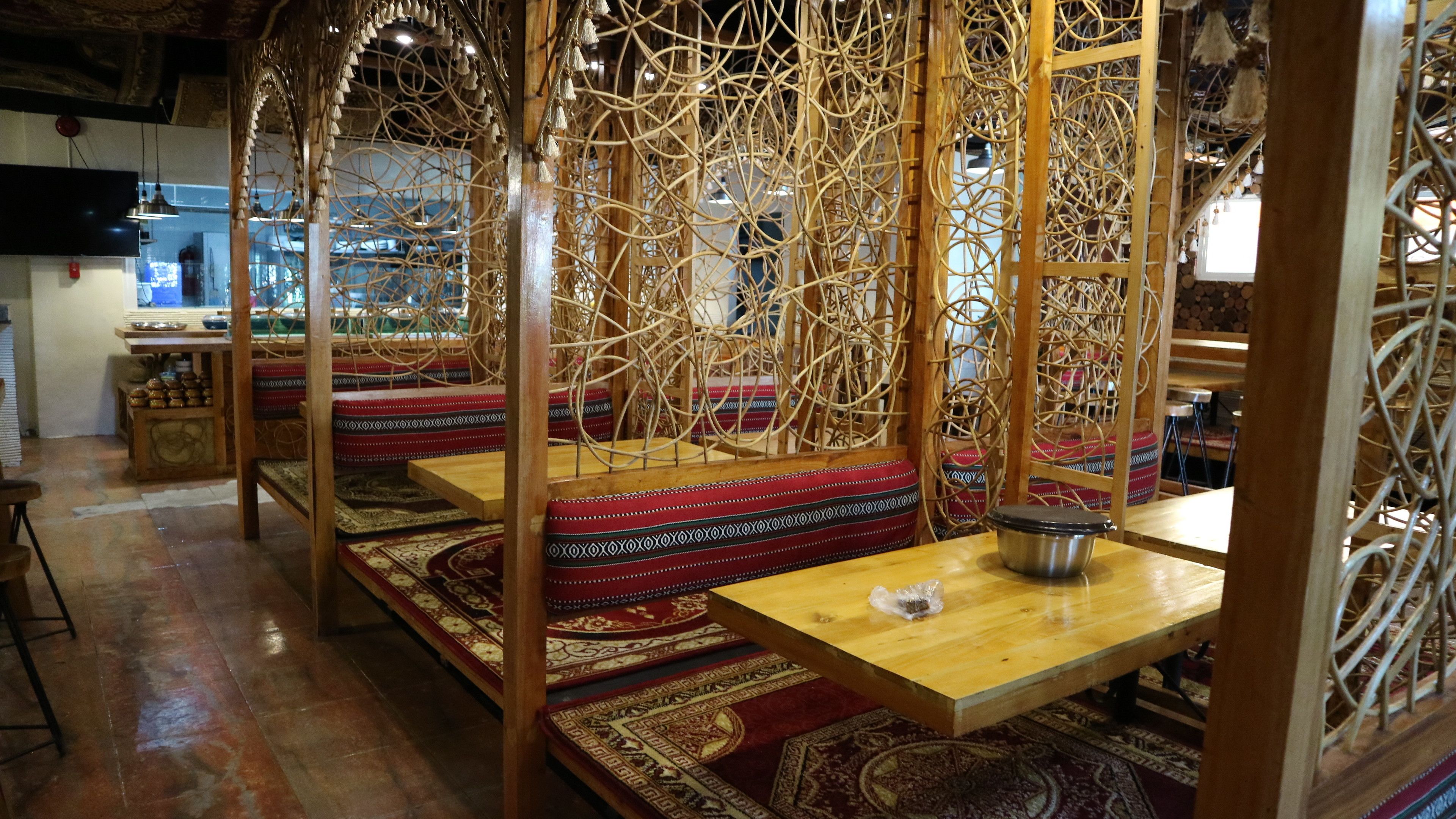 breakfast, lunch, dinner served; local and international cuisine