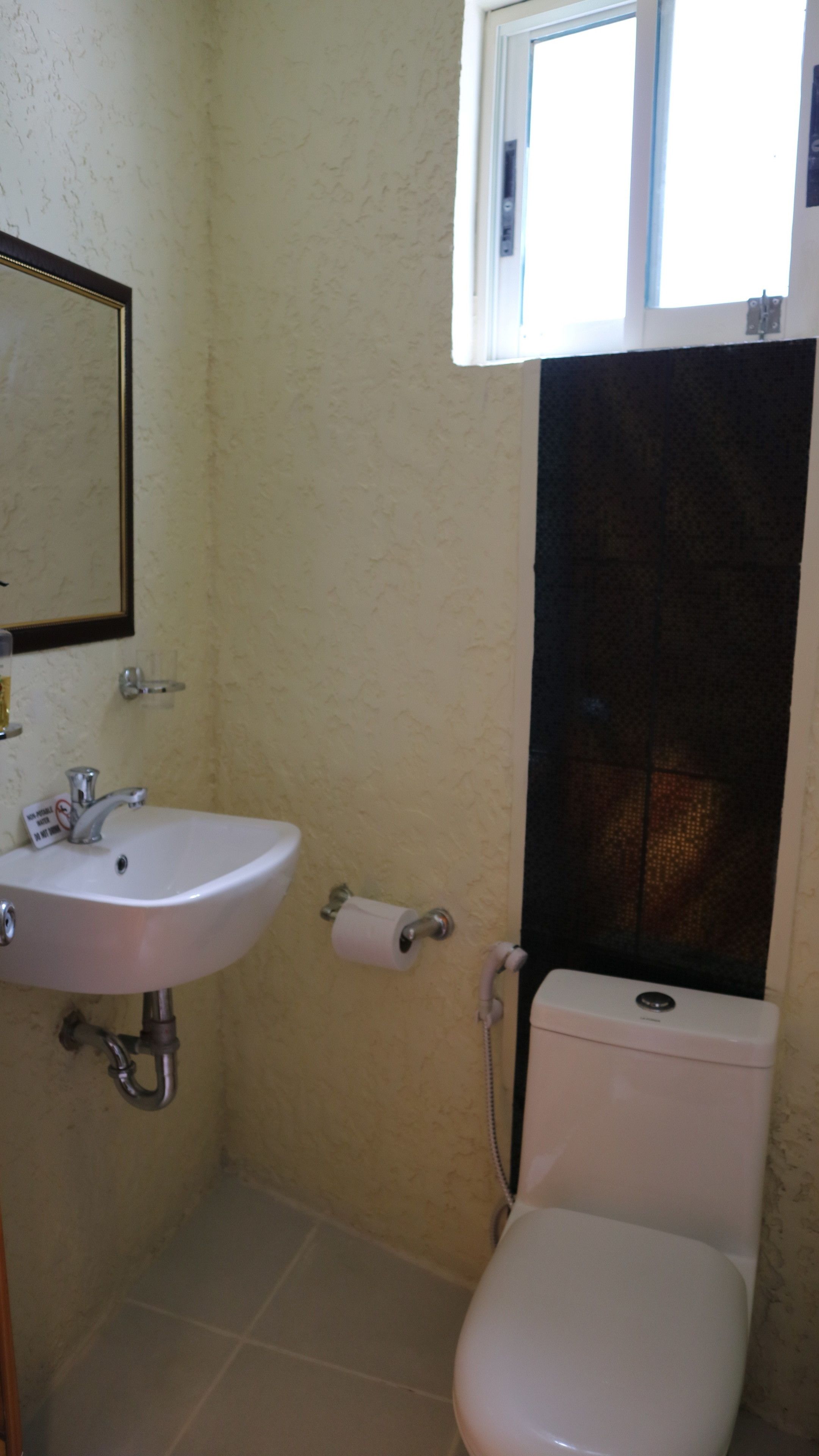 single room | bathroom | shower, free toiletries, towels