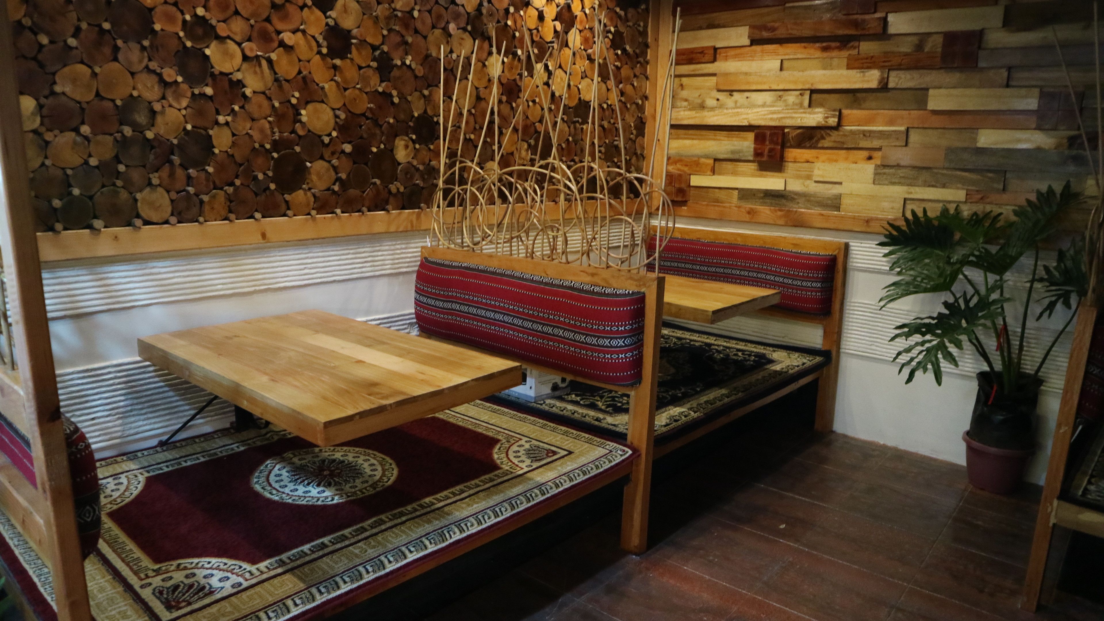 breakfast, lunch, dinner served; local and international cuisine